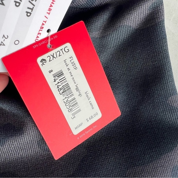 Spanx Size 2X Plus Size Seamless Look at me Leggings in Black Camo NEW! - Picture 5 of 6